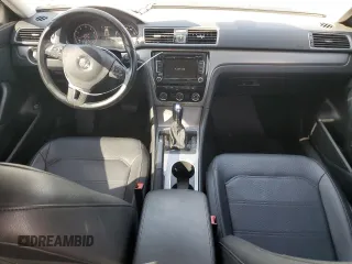 2014 Volkswagen Passat SE z VIN 1VWBT7A3XEC038811, wystawiony jako Copart lot #55198795 z przebiegiem 119 497 mil mil oraz Szkoda całkowita • Salvage title. Historia ofert i sprzedaży dostępna na DreamBid. Obrazek 8.