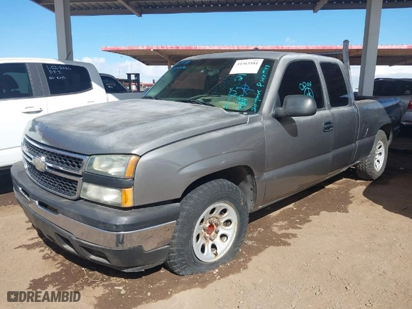2007 Chevrolet Silverado 1500 Classic Work Truck with VIN 1GCEC19X37Z105821, listed as a IAAI auction lot 41563581 with 219,250 mi miles. Bid and sale history available at carsss.com. Image 2.