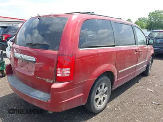 2010 Chrysler Town & Country Touring z VIN 2A4RR5D17AR109036, wystawiony jako IAAI lot #42418233 z przebiegiem 268 578 mil mil oraz . Historia ofert i sprzedaży dostępna na DreamBid. Obrazek 4.
