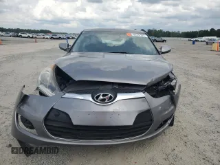 2013 Hyundai Veloster w/Red Int with VIN KMHTC6AD2DU132230, listed as a Copart auction lot 60237225 with 111,218 mi miles and Salvage title. Bid and sale history available at DreamBid. Image 5.