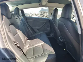 2022 Tesla Model 3 with VIN 5YJ3E1EA1NF372879, listed as a Copart auction lot 71604604 with 60,925 mi miles and Salvage Title. Bid and sale history available at carsss.com. Image 10.