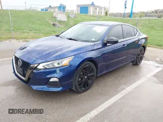 2019 Nissan Altima 2.5 SR with VIN 1N4BL4CV0KC179789, listed as a IAAI auction lot 41989401 with 82,028 mi miles. Bid and sale history available at carsss.com. Image 2.