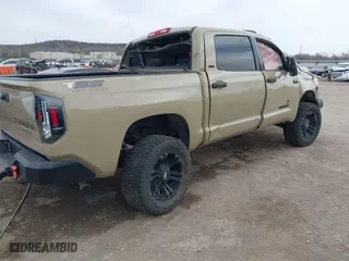2017 Toyota Tundra 4WD SR5 with VIN 5TFDW5F16HX631528, listed as a IAAI auction lot 41829506 with 0 mi miles. Bid and sale history available at carsss.com. Image 4.