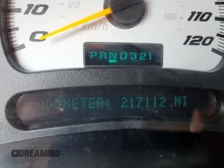 2005 Chevrolet Silverado SS z VIN 2GCEK19N851235293, wystawiony jako Copart lot #65541034 z przebiegiem 217 112 mil mil oraz Szkody całkowita. Historia ofert i sprzedaży dostępna na DreamBid. Obrazek 9.