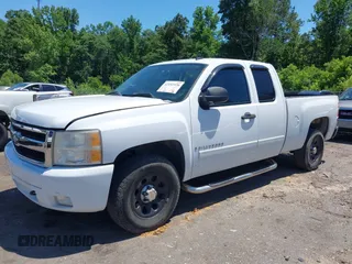 2007 Chevrolet Silverado 1500 LT w/2LT with VIN 2GCEC19JX71663055, listed as a IAAI auction lot 42192320 with 164,964 mi miles. Bid and sale history available at carsss.com. Image 17.