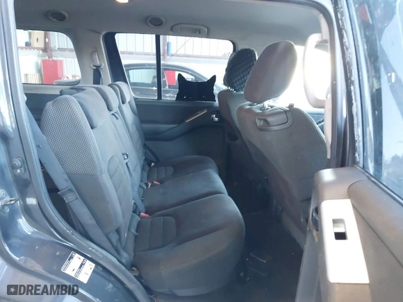 2011 Nissan Pathfinder LE with VIN 5N1AR1NB1BC616913, listed as a IAAI auction lot 40627326 with 119,372 mi miles. Bid and sale history available at carsss.com. Image 8.