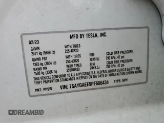 2023 Tesla Model Y Long Range z VIN 7SAYGAEE9PF686434, wystawiony jako Copart lot #54593475 z przebiegiem Nie podano mil oraz Szkoda całkowita • Salvage title. Historia ofert i sprzedaży dostępna na DreamBid. Obrazek 14.
