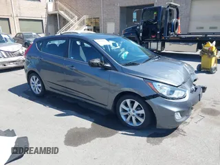 2012 Hyundai Accent SE z VIN KMHCU5AE5CU022142, wystawiony jako IAAI lot #42203812 z przebiegiem 89 196 mil mil oraz . Historia ofert i sprzedaży dostępna na DreamBid. Obrazek 1.