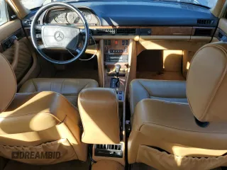 1989 Mercedes-Benz 560 with VIN WDBCA39D1KA429080, listed as a Copart auction lot 75631614 with 178,048 mi miles and Salvage Title. Bid and sale history available at DreamBid. Image 8.