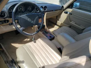 1988 Mercedes-Benz 560 SL z VIN WDBBA48D3JA079534, wystawiony jako Copart lot #58096985 z przebiegiem 83 732 mil mil oraz Tytuł czysty. Historia ofert i sprzedaży dostępna na DreamBid. Obrazek 7.