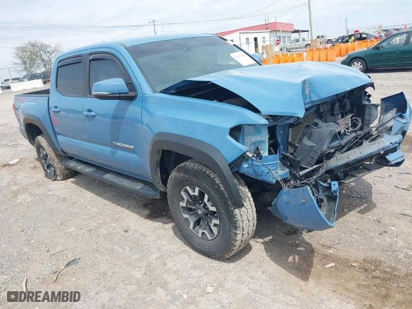2019 Toyota Tacoma 4WD SR with VIN 3TMCZ5AN0KM260201, listed as a IAAI auction lot 42017048 with 49,216 mi miles. Bid and sale history available at carsss.com. Image 1.