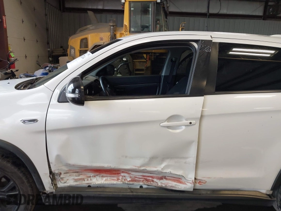 2018 Mitsubishi Outlander ES with VIN JA4AR3AU2JU005976, listed as a IAAI auction lot 42572144 with 64,251 mi miles and . Bid and sale history available at DreamBid. Image 14.