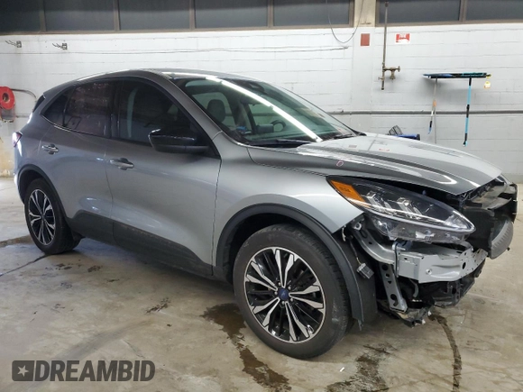 2022 Ford Escape SE with VIN 1FMCU9G69NUB19760, listed as a Copart auction lot 50070815 with 30,668 mi miles and Salvage Title. Bid and sale history available at DreamBid. Image 4.