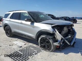 2022 Ford Explorer Timberline with VIN 1FMSK8JH4NGB61497, listed as a Copart auction lot 49244035 with 40,044 mi miles and Salvage Title. Bid and sale history available at carsss.com. Image 4.