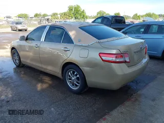 2011 Toyota Camry LE z VIN 4T1BF3EK2BU670515, wystawiony jako IAAI lot #41867049 z przebiegiem 174 987 mil mil oraz . Historia ofert i sprzedaży dostępna na DreamBid. Obrazek 3.