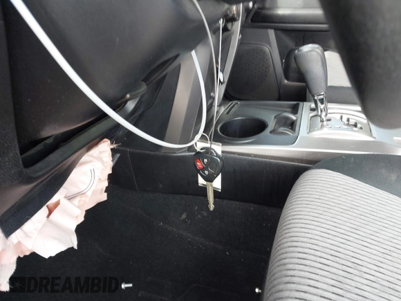 2014 Toyota 4Runner SR5 z VIN JTEZU5JR0E5071498, wystawiony jako IAAI lot #42050372 z przebiegiem 109 448 mil mil oraz . Historia ofert i sprzedaży dostępna na DreamBid. Obrazek 11.