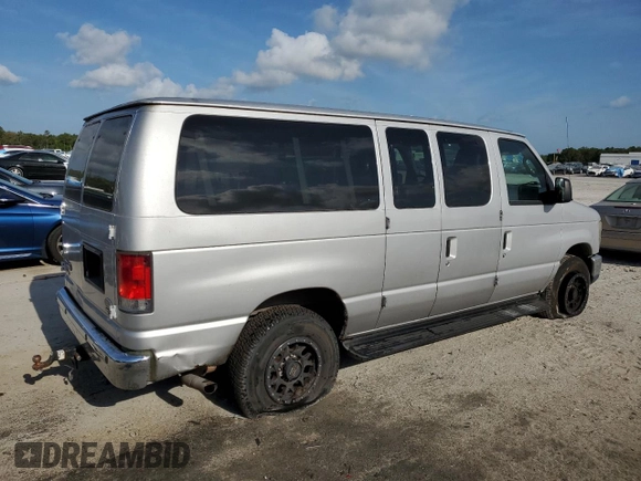 2014 Ford Econoline Passenger XL z VIN 1FBNE3BL8EDA04396, wystawiony jako Copart lot #54657025 z przebiegiem 84 772 mil mil oraz Szkody całkowita. Historia ofert i sprzedaży dostępna na DreamBid. Obrazek 3.