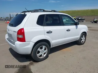 2006 Hyundai Tucson GL with VIN KM8JM12B76U412698, listed as a IAAI auction lot 42055377 with 177,459 mi miles. Bid and sale history available at carsss.com. Image 4.