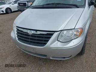 2006 Chrysler Town & Country LWB Touring with VIN 2A4GP54L46R729218, listed as a IAAI auction lot 42105311 with 66,382 mi miles. Bid and sale history available at carsss.com. Image 6.
