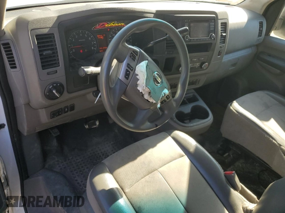 2018 Nissan NV Cargo S z VIN 1N6BF0KM4JN809929, wystawiony jako Copart lot #70578344 z przebiegiem 141 309 mil mil oraz Szkoda całkowita • Salvage title. Historia ofert i sprzedaży dostępna na DreamBid. Obrazek 8.
