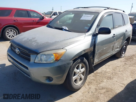 2006 Toyota RAV4 with VIN JTMBD33V865016156, listed as a IAAI auction lot 41998492 with 135,776 mi miles. Bid and sale history available at carsss.com. Image 2.
