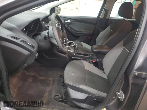 2014 Ford Focus SE z VIN 1FADP3K2XEL255540, wystawiony jako Copart lot #57070215 z przebiegiem 236 707 mil mil oraz Czysty tytuł • Clean title. Historia ofert i sprzedaży dostępna na DreamBid. Obrazek 7.