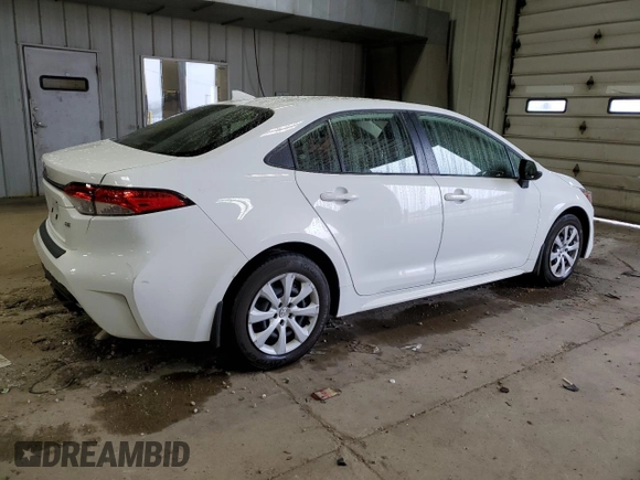 2022 Toyota Corolla LE with VIN JTDEPMAE8N3013331, listed as a Copart auction lot 55244145 with 33,045 mi miles and Salvage Title. Bid and sale history available at carsss.com. Image 3.