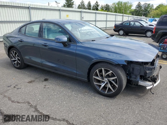 2020 Volvo S60 Momentum with VIN 7JR102FK7LG049735, listed as a Copart auction lot 52903384 with 22,235 mi miles. Bid and sale history available at carsss.com. Image 4.