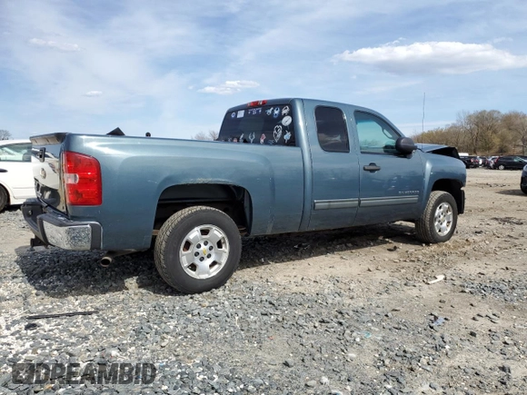 2010 Chevrolet Silverado 1500 LT with VIN 1GCSCSE01AZ106636, listed as a Copart auction lot 50235315 with 80,649 mi miles and Salvage Title. Bid and sale history available at DreamBid. Image 3.