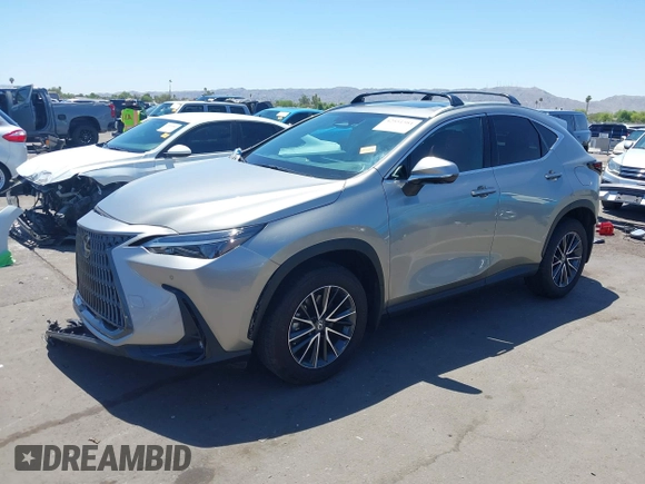 2024 Lexus NX 350 Premium z VIN 2T2GGCEZ3RC049310, wystawiony jako IAAI lot #42551581 z przebiegiem 12 938 mil mil oraz . Historia ofert i sprzedaży dostępna na DreamBid. Obrazek 2.