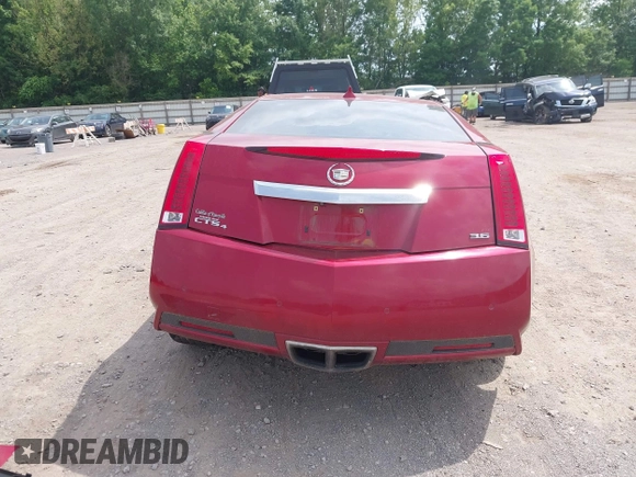 2014 Cadillac CTS Performance z VIN 1G6DG1E33E0135490, wystawiony jako IAAI lot #42274193 z przebiegiem 83 556 mil mil oraz . Historia ofert i sprzedaży dostępna na DreamBid. Obrazek 16.