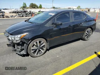 2022 Nissan Versa SR z VIN 3N1CN8FV4NL853871, wystawiony jako Copart lot #58671965 z przebiegiem 34 965 mil mil oraz Czysty tytuł • Clean title. Historia ofert i sprzedaży dostępna na DreamBid. Obrazek 1.