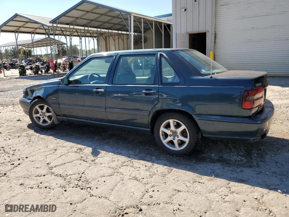 1998 Volvo S70 with VIN YV1LS5531W2483710, listed as a Copart auction lot 76098124 with 236,374 mi miles and Salvage Title. Bid and sale history available at carsss.com. Image 2.