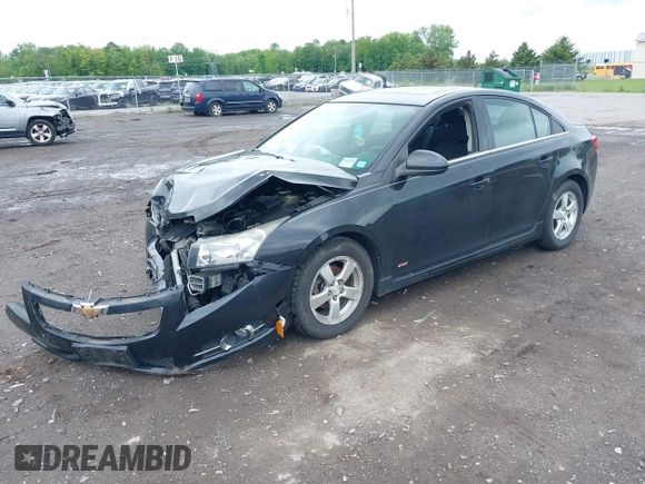 2014 Chevrolet Cruze 1LT z VIN 1G1PC5SB6E7138943, wystawiony jako IAAI lot #42368233 z przebiegiem 119 760 mil mil oraz . Historia ofert i sprzedaży dostępna na DreamBid. Obrazek 2.