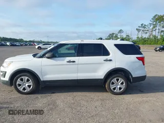 2017 Ford Police Interceptor Utility z VIN 1FM5K8AR3HGB93125, wystawiony jako IAAI lot #42276492 z przebiegiem Nie podano mil oraz . Historia ofert i sprzedaży dostępna na DreamBid. Obrazek 13.