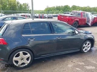 2017 Volkswagen GTI S z VIN 3VW4T7AU7HM068899, wystawiony jako IAAI lot #42194733 z przebiegiem 67 396 mil mil oraz . Historia ofert i sprzedaży dostępna na DreamBid. Obrazek 13.