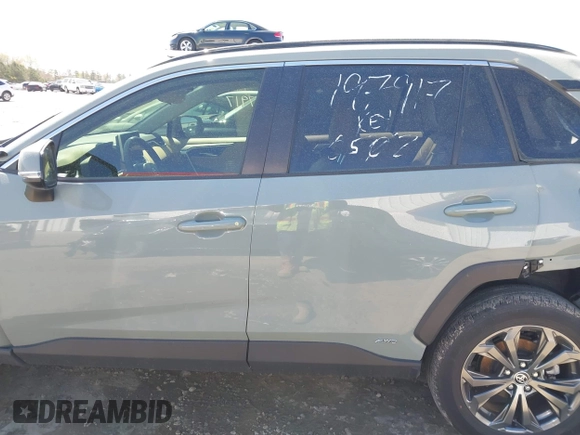 2023 Toyota RAV4 Hybrid XLE Premium z VIN JTMB6RFV8PD116502, wystawiony jako IAAI lot #41888174 z przebiegiem 19 253 mil mil oraz . Historia ofert i sprzedaży dostępna na DreamBid. Obrazek 14.