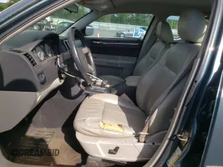 2006 Chrysler 300 Touring z VIN 2C3KA53G66H405462, wystawiony jako Copart lot #55913485 z przebiegiem 138 369 mil mil oraz Szkoda całkowita • Salvage title. Historia ofert i sprzedaży dostępna na DreamBid. Obrazek 7.