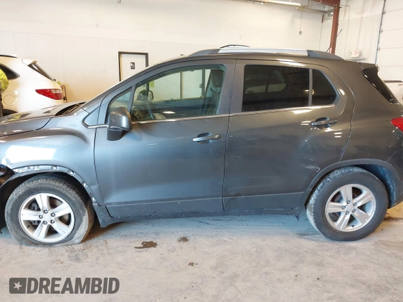 2016 Chevrolet Trax LT z VIN 3GNCJLSB8GL260323, wystawiony jako IAAI lot #42225908 z przebiegiem 134 265 mil mil oraz . Historia ofert i sprzedaży dostępna na DreamBid. Obrazek 14.