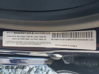 2019 Maserati Ghibli S Q4 GranLusso z VIN ZAM57YTLXK1338200, wystawiony jako IAAI lot #41875692 z przebiegiem 31 254 mil mil oraz . Historia ofert i sprzedaży dostępna na DreamBid. Obrazek 9.