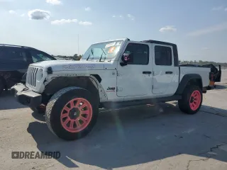 2020 Jeep Gladiator Sport S z VIN 1C6HJTAG8LL121995, wystawiony jako Copart lot #57208555 z przebiegiem 118 545 mil mil oraz Tytuł czysty. Historia ofert i sprzedaży dostępna na DreamBid. Obrazek 1.