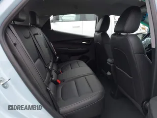 2023 Chevrolet Bolt EV 2LT z VIN 1G1FX6S01P4153634, wystawiony jako IAAI lot #42093390 z przebiegiem 8063 mil mil oraz . Historia ofert i sprzedaży dostępna na DreamBid. Obrazek 8.