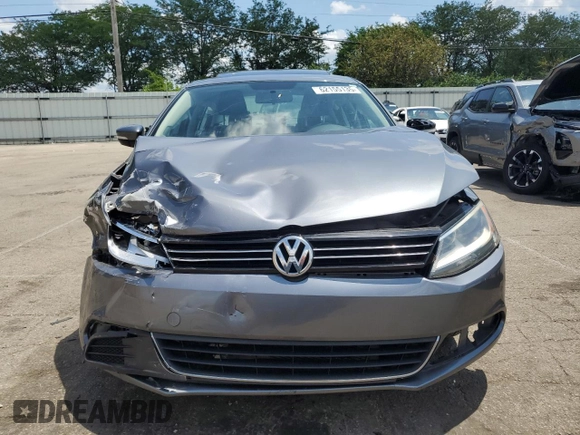 2013 Volkswagen Jetta SE with VIN 3VWDP7AJ8DM449097, listed as a Copart auction lot 62155135 with 130,266 mi miles and Salvage title. Bid and sale history available at DreamBid. Image 5.