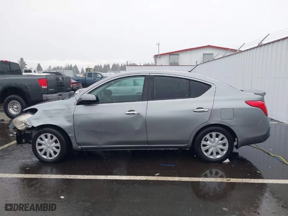 2014 Nissan Versa S with VIN 3N1CN7AP1EK462041, listed as a IAAI auction lot 41640390 with 148,241 mi miles. Bid and sale history available at carsss.com. Image 15.