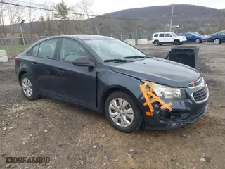 2015 Chevrolet Cruze LS with VIN 1G1PA5SH1F7231543, listed as a IAAI auction lot 42031679 with 197,503 mi miles. Bid and sale history available at carsss.com. Image 1.
