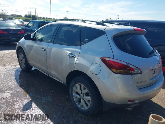 2013 Nissan Murano SL z VIN JN8AZ1MU5DW205852, wystawiony jako IAAI lot #41465599 z przebiegiem 149 015 mil mil oraz . Historia ofert i sprzedaży dostępna na DreamBid. Obrazek 3.