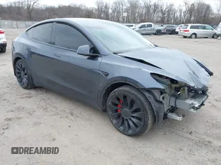 2022 Tesla Model Y Performance z VIN 7SAYGDEFXNF444386, wystawiony jako IAAI lot #41576696 z przebiegiem 19 452 mil mil oraz . Historia ofert i sprzedaży dostępna na DreamBid. Obrazek 1.