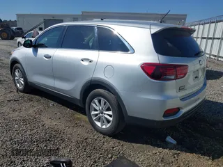 2020 Kia Sorento LX with VIN 5XYPG4A3XLG635252, listed as a IAAI auction lot 41424255 with 94,489 mi miles. Bid and sale history available at carsss.com. Image 3.
