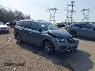 2019 Nissan Pathfinder S z VIN 5N1DR2MM6KC591691, wystawiony jako IAAI lot #41803630 z przebiegiem 66 794 mil mil oraz . Historia ofert i sprzedaży dostępna na DreamBid. Obrazek 1.