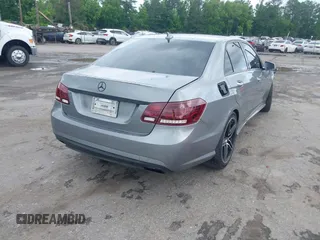 2012 Mercedes-Benz E 350 Luxury z VIN WDDHF8JB5CA601960, wystawiony jako IAAI lot #42274484 z przebiegiem 223 569 mil mil oraz . Historia ofert i sprzedaży dostępna na DreamBid. Obrazek 4.